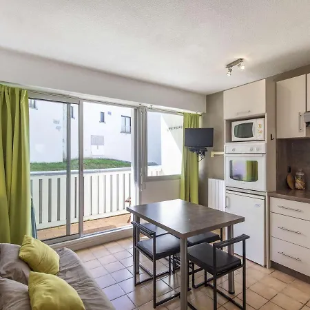 Apartment T2 Avec Balcon, Coin Nuit, Kitchenette Equipee Et Acces Direct Aux Activites De Montagne. - Fr-1-400-120